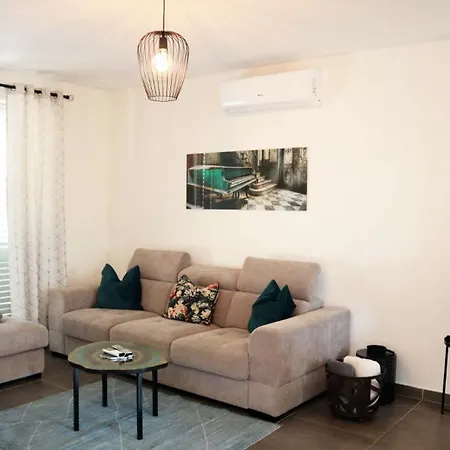 Beautiful Piccolo Paradiso In Novigrad * Buzinija