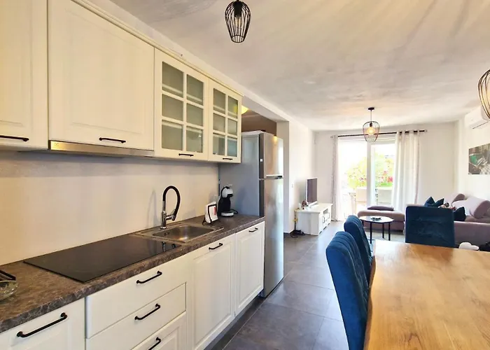 Beautiful Piccolo Paradiso In Novigrad * Buzinija