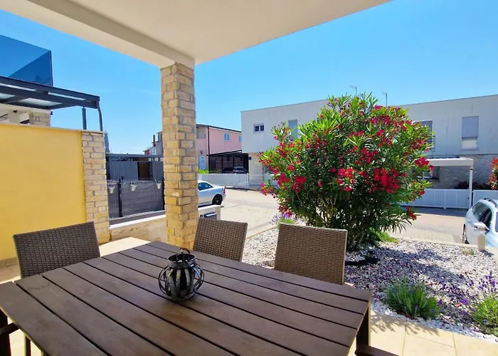 Beautiful Piccolo Paradiso In Novigrad Vila *